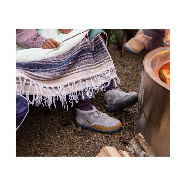 Chacos - Women's Ramble Fluff - Light Grey