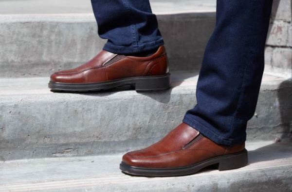ECCO SHOES -HELSINKI 2.0 MEN'S APRON TOE SLIP-ON-COGNAC