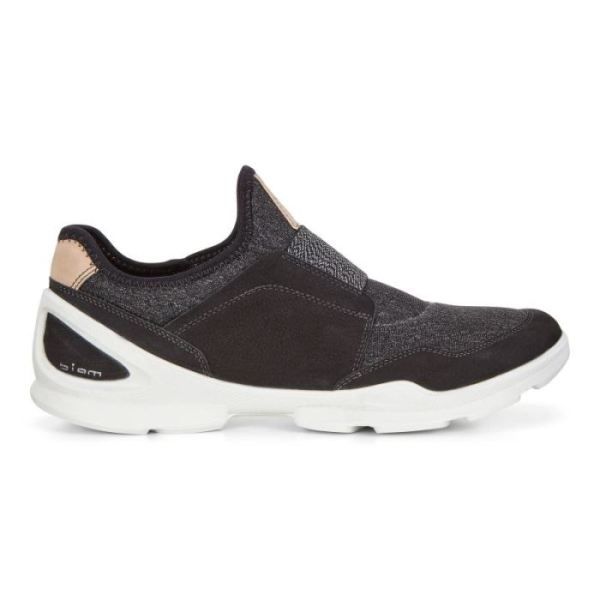 ECCO SHOES -BIOM STREET. WOMEN'S SLIP-ON-BLACK/BLACK