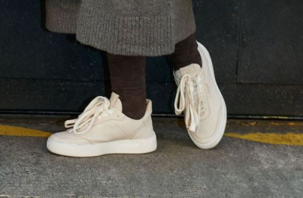 ECCO SHOES -STREET TRAY WOMEN'S STREET SNEAKER-LIMESTONE