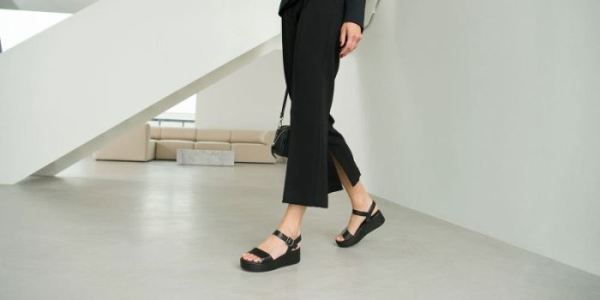 ECCO SHOES -ELEVATE PLATEAU FLAT WOMEN'S SANDAL-BLACK