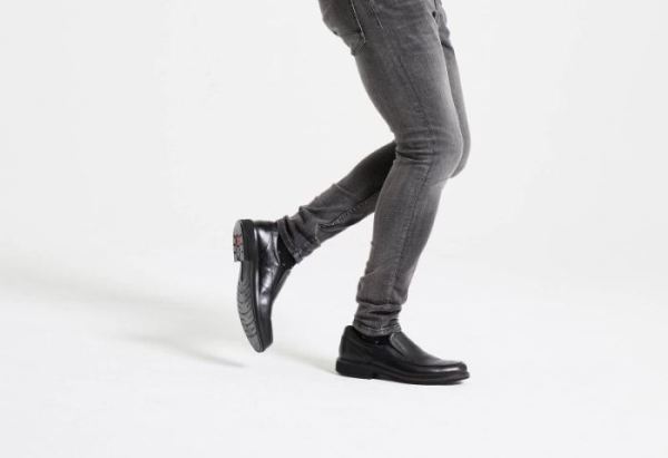 ECCO SHOES -HOLTON APRON MEN'S TOE SLIP ON-BLACK