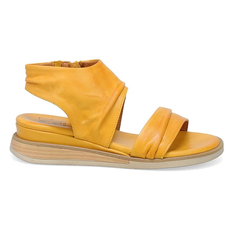 MIZ MOOZ WOMEN'S CYPRIAN-Ochre