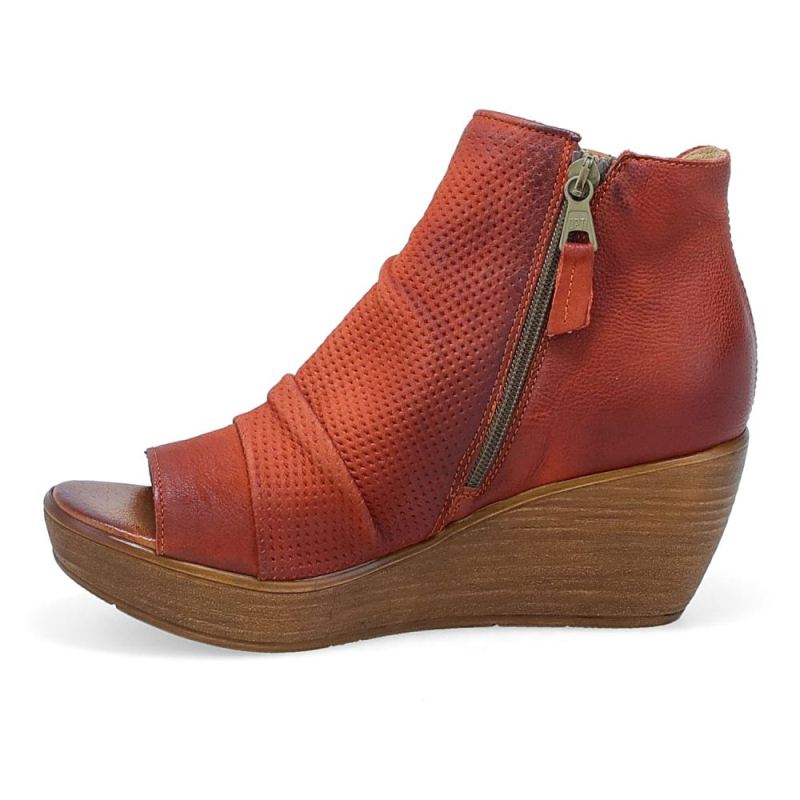 MIZ MOOZ WOMEN'S STARFIRE-Brick