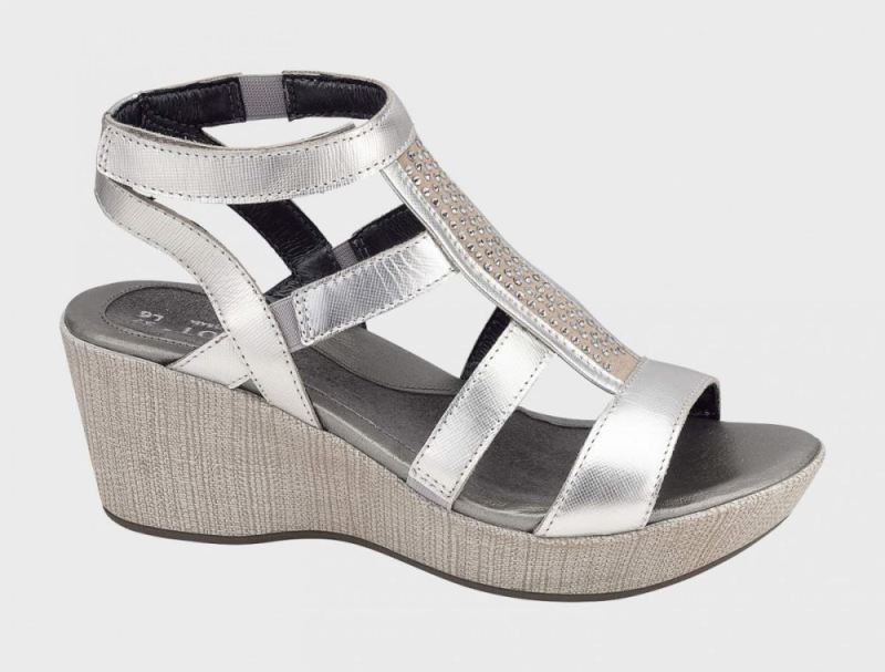 Naot | Mystery-Silver Luster Leather