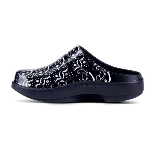 Oofos Women's OOcloog Limited Edition Clog - Black Bandana