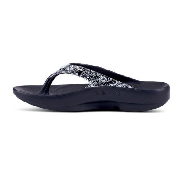 Oofos Women's OOlala Limited Sandal - Black Bandana