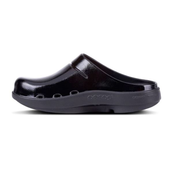 Oofos Women's OOcloog Luxe Clog - Black