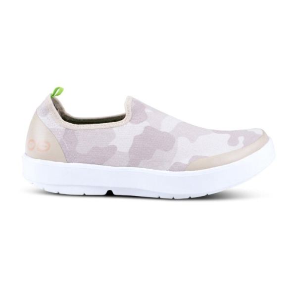 Oofos Women's OOmg eeZee Low Shoe - Tan Camo