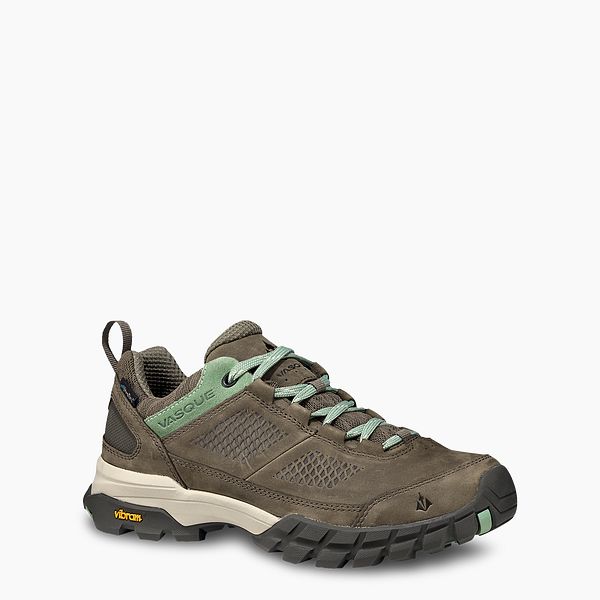 VASQUE BOOTS TALUS AT LOW ULTRADRY WOMEN'S WATERPROOF HIKING SHOE IN BROWN/GREEN