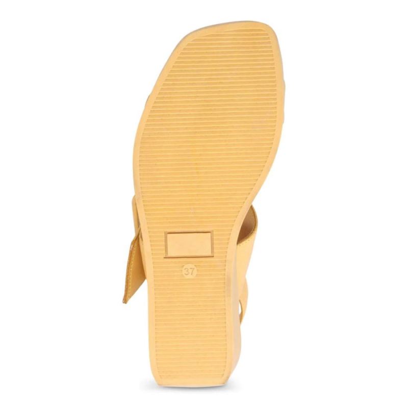 BUENO | WOMEN'S FELICITY WEDGE SANDAL-MUSTARD