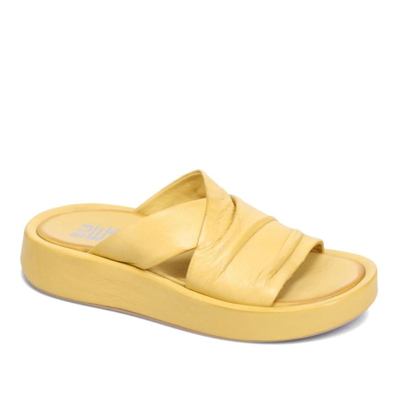BUENO | WOMEN'S HARPER SLIDE SANDAL-YELLOW