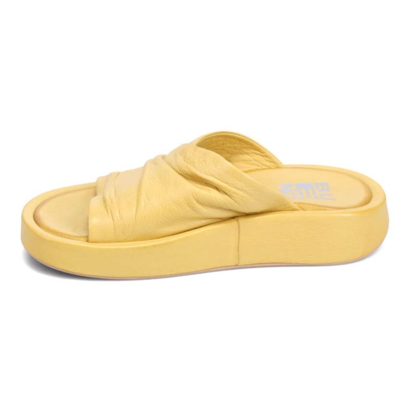 BUENO | WOMEN'S HARPER SLIDE SANDAL-YELLOW