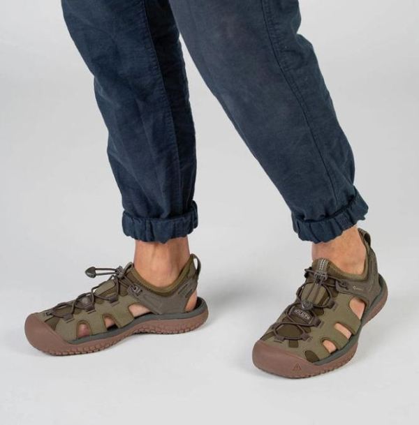 Keen | Men's SOLR Sandal-Black/Gold