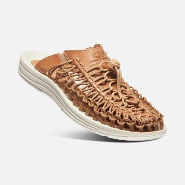 Keen | Men's UNEEK Premium Leather Slide-Cookie Dough