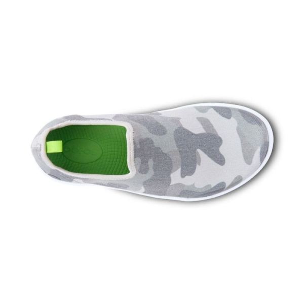 OOFOS WOMEN'S OOMG EEZEE LOW SHOE - GREEN CAMO