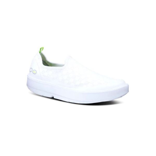 OOFOS WOMEN'S OOMG EEZEE LOW SHOE - WHITE CHECKER