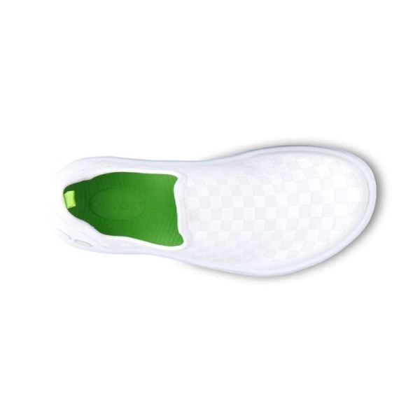 OOFOS WOMEN'S OOMG EEZEE LOW SHOE - WHITE CHECKER