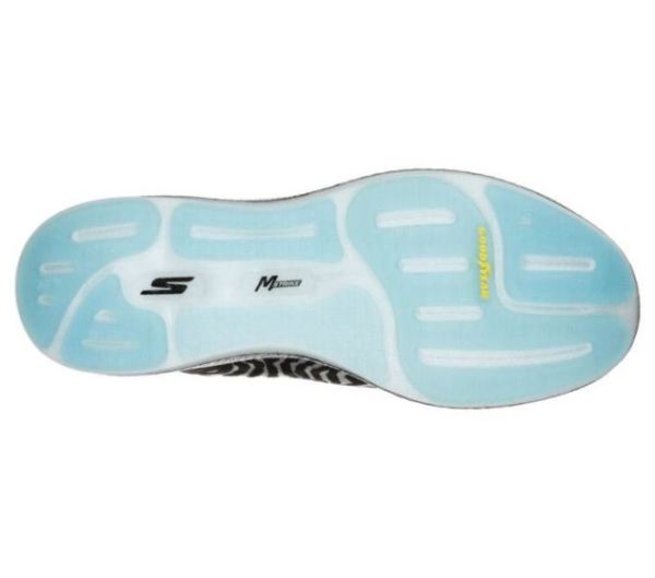 Skechers Womens GOrun Razor 3 Cloak Hyper