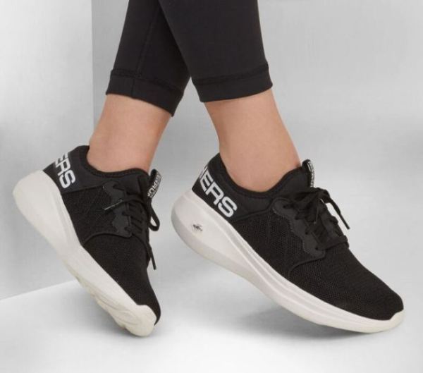 Skechers Women's GOrun Fast - After Hours